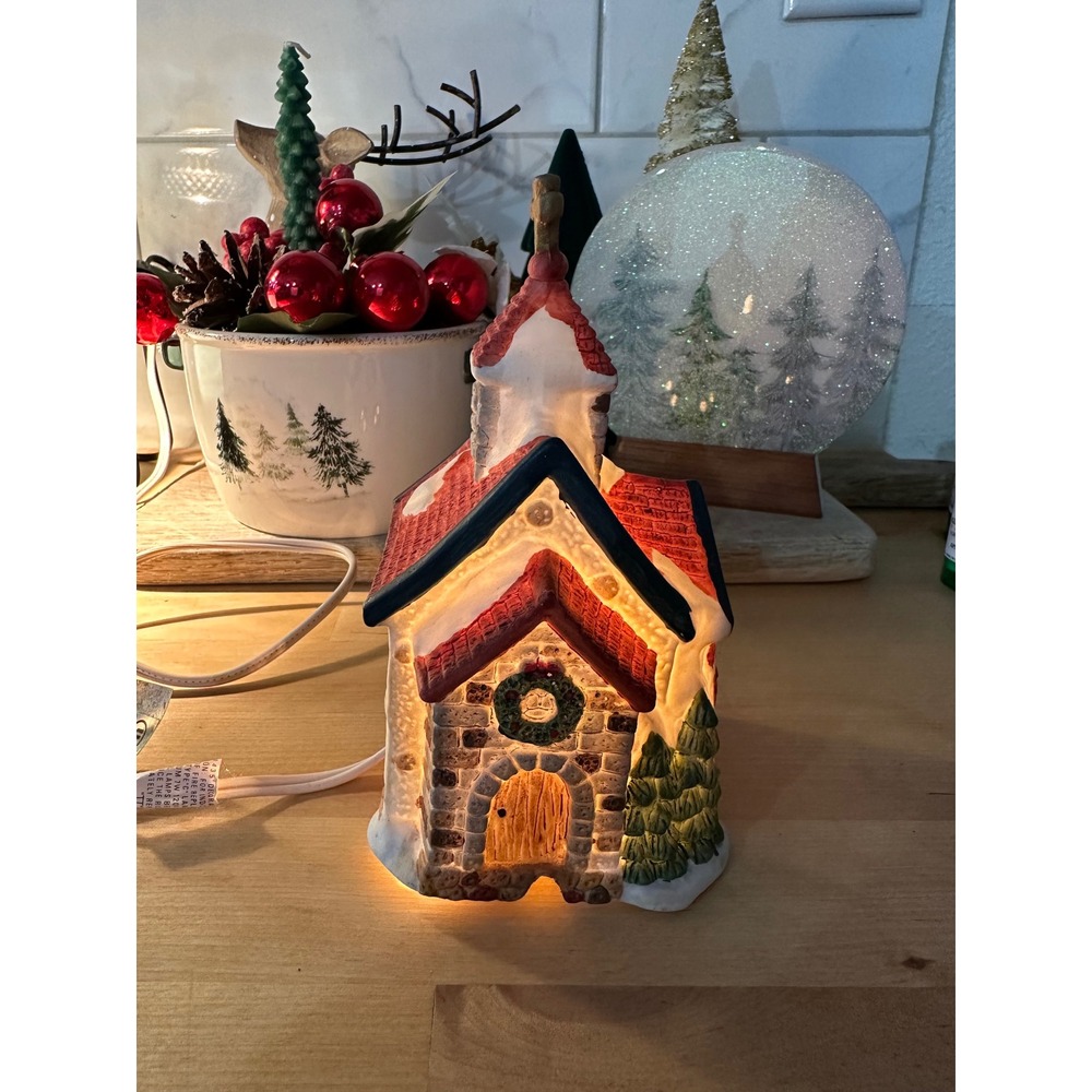 Dickens Collectibles Sugar Creek County Lighted Christmas Church 1996 New Design